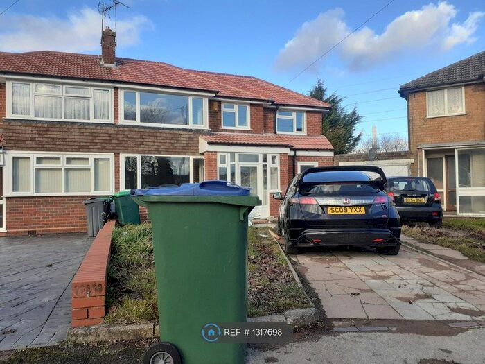 6 Bedroom Terraced House To Rent In Theodore Close, Oldbury B69