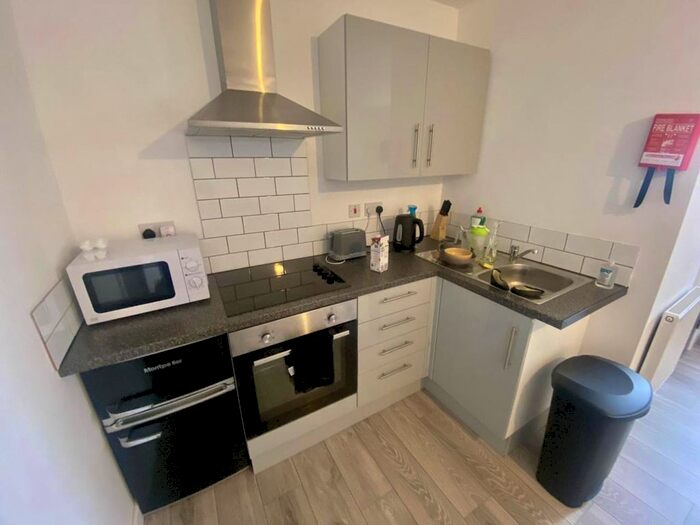 1 Bedroom Flat To Rent In Twizzle Lodge, Hawthorne Avenue, Uplands, Swansea, SA2