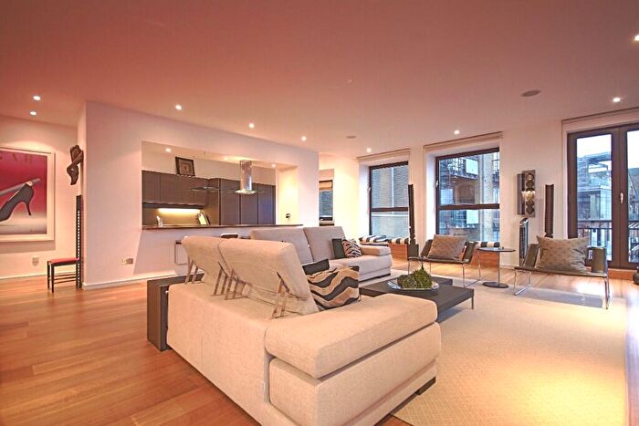 3 Bedroom Apartment For Sale In Narrow Street, London, E14