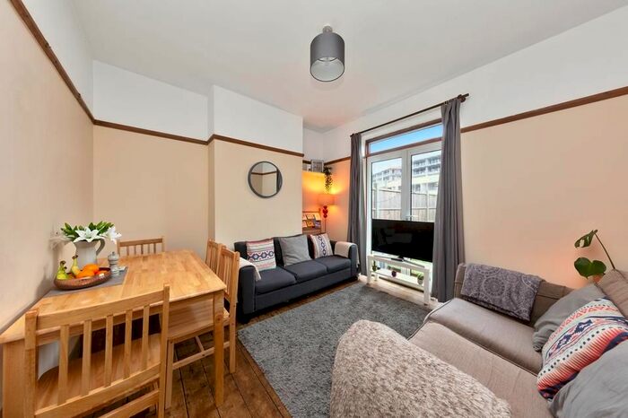 3 Bedroom Semi-Detached House To Rent In Marble Close, London W3