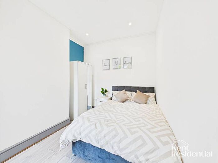 Property To Rent In Room, Rochester Street, ME4