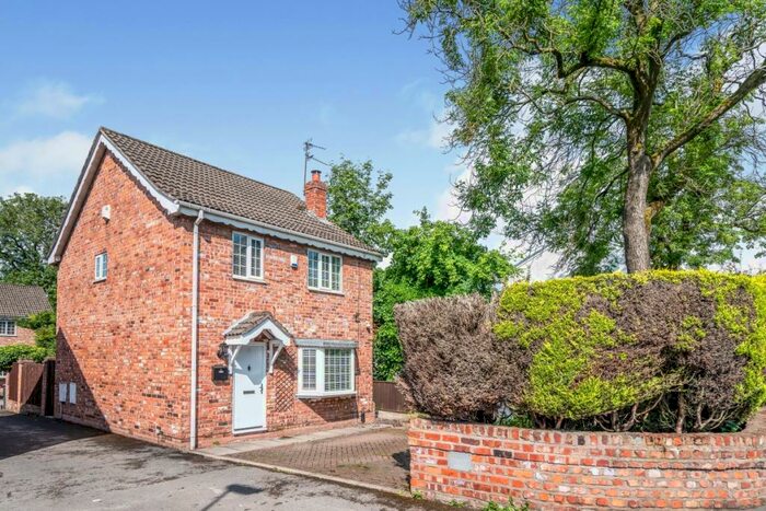 3 Bedroom Detached House To Rent In Moorside Road, Swinton, Manchester, M27