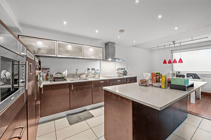 2 Bedroom Flat To Rent In Hamilton House, Southampton Row, WC1B