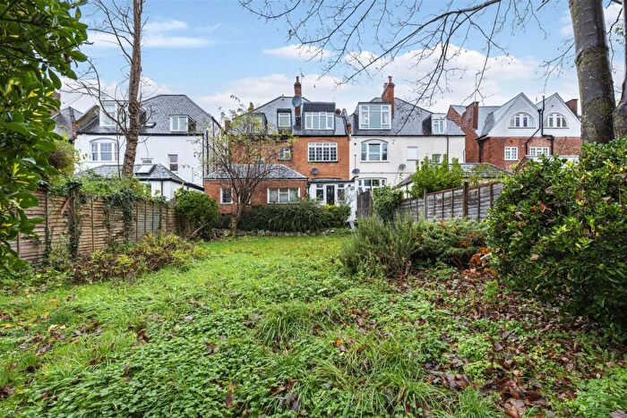 2 Bedroom Apartment To Rent In The Avenue, NW6