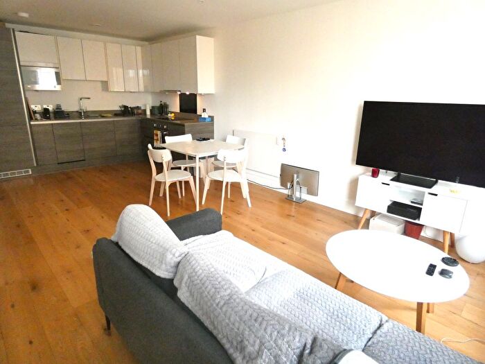 1 Bedroom Flat To Rent In Aurora Point East, Plough Way, Marine Wharf, Surrey Quays, SE16