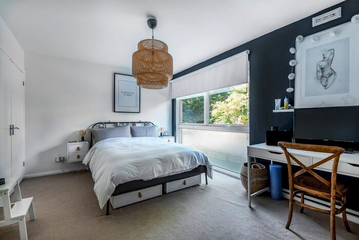 1 Bedroom Flat To Rent In St. Johns Park, London, SE3