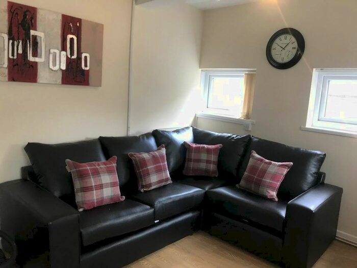 5 Bedroom Property To Rent In Rhyddings Terrace, Brynmill, Swansea, SA2