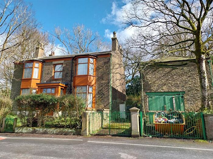 4 Bedroom Detached House For Sale In Shaw Bank, Mottram Old Road, Stalybridge, SK15