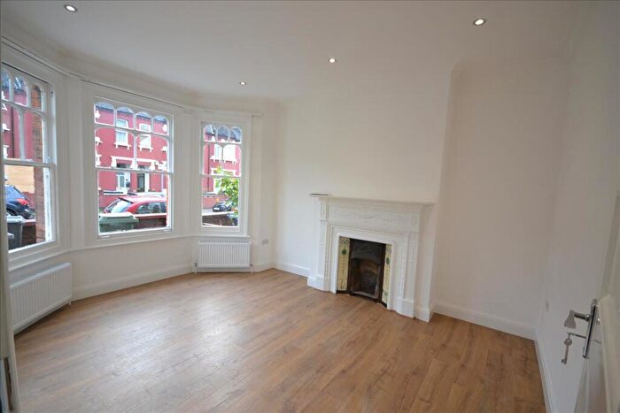 3 Bedroom Flat To Rent In Mora Road, London, NW2