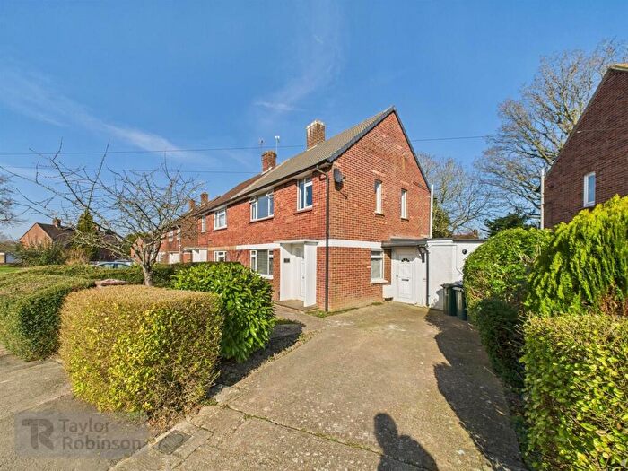 3 Bedroom House To Rent In The Dingle, Crawley, RH11