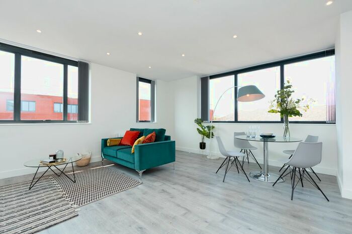 2 Bedroom Flat To Rent In New Street, Basingstoke, RG21