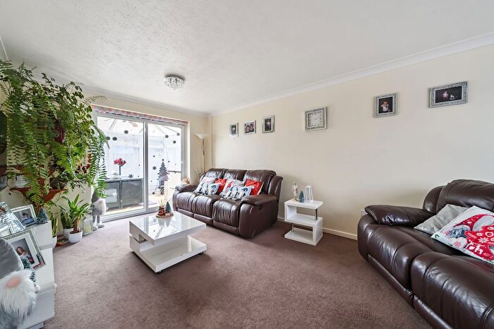 4 Bedroom Detached House For Sale In Sunningdale Gardens, North Bersted, Bognor Regis, PO22