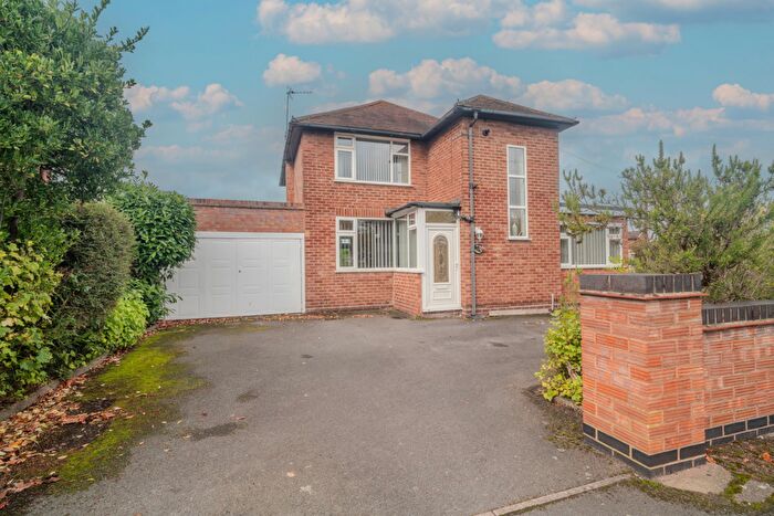 3 Bedroom Detached House For Sale In Highwood Avenue, Solihull, B92