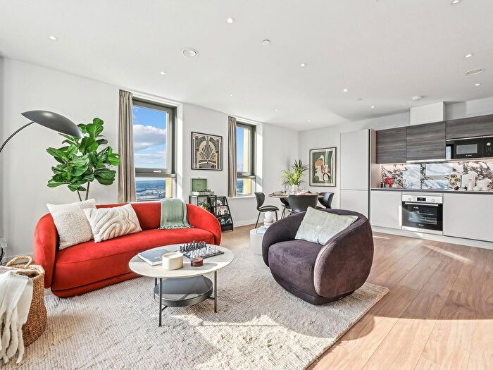 2 Bedroom Flat To Rent In Uncle Acton, Victoria Road, W3