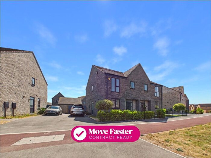 3 Bedroom Semi-detached House For Sale In Diversity Drive, Hull, HU7
