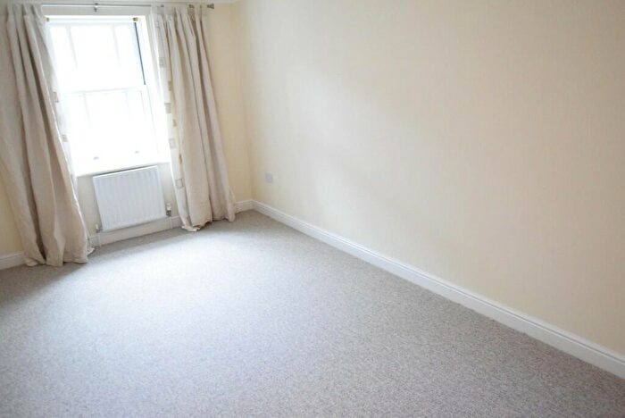 2 Bedroom Apartment To Rent In East Cliff Manor, Christchurch Road, BH1