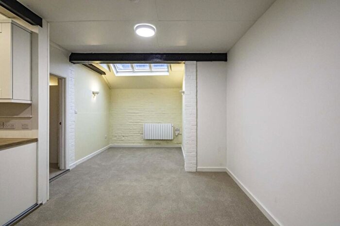 1 Bedroom Apartment To Rent In A High Street, Goring On Thames, RG8