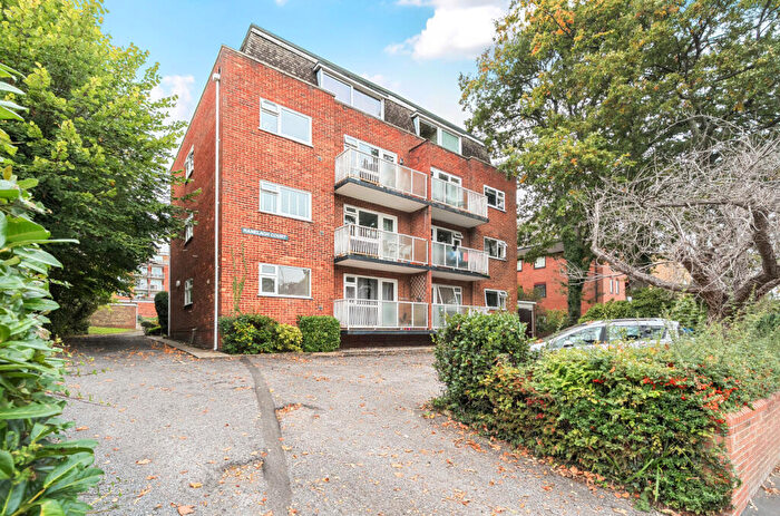 2 Bedroom Flat For Sale In Westwood Road, Highfield, Southampton, Hampshire, SO17