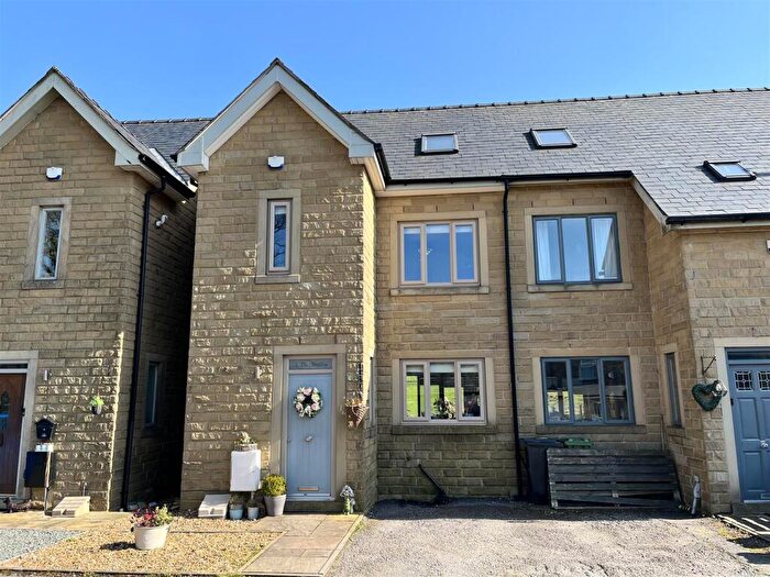 3 Bedroom End Of Terrace House For Sale In The Smithy, Mottram Moor, Mottram, Hyde, SK14