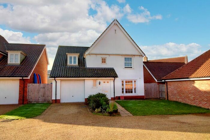 4 Bedroom Detached House For Sale In Bircham Close, Wroxham, Norwich, NR12