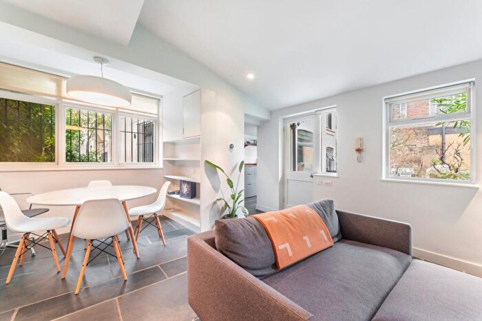 1 Bedroom Semi-Detached House To Rent In Highbury Grove, Highbury, N5