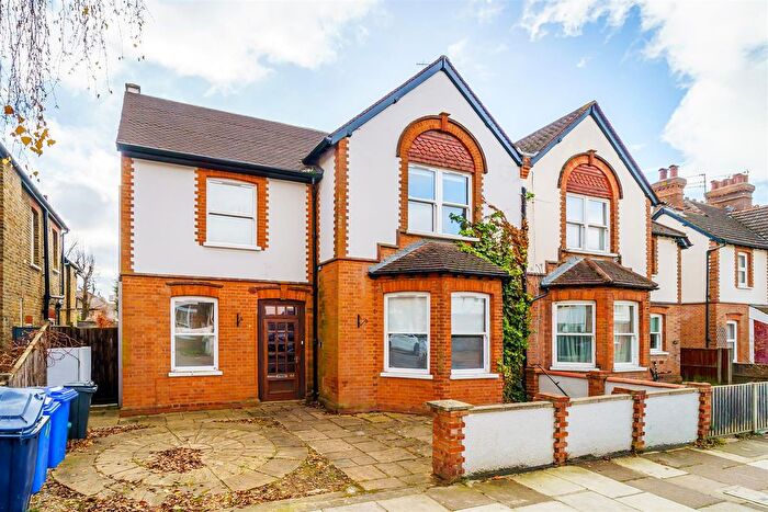 6 Bedroom Semi-detached House For Sale In Shakespeare Road, Hanwell, W7
