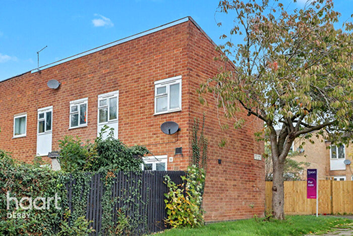 3 Bedroom End Of Terrace House For Sale In Athol Close, Sinfin, DE24