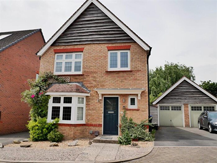 3 Bedroom Detached House For Sale In York Road, Calne, SN11
