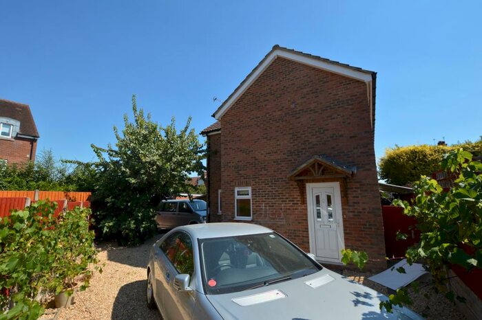 2 Bedroom Detached House To Rent In Ulverston Close, St Albans, AL1
