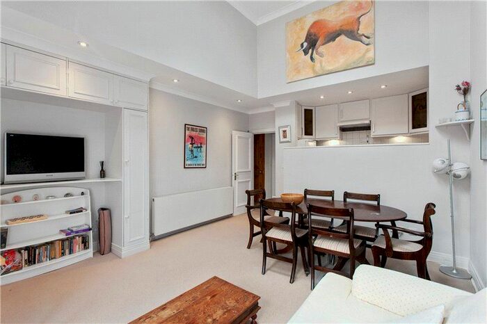 2 Bedroom Flat To Rent In Courtfield Road, South Kensington, London, SW7