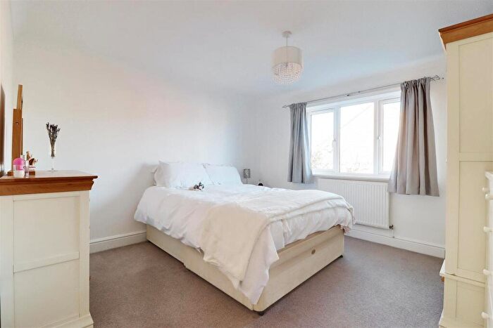 5 Bedroom Detached House For Sale In Vicarage Walk, North Cave, HU15
