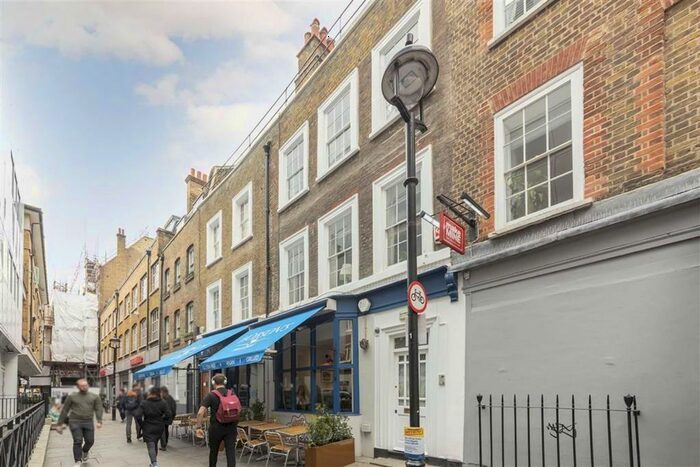 3 Bedroom Flat To Rent In St. Annes Court, London, W1F