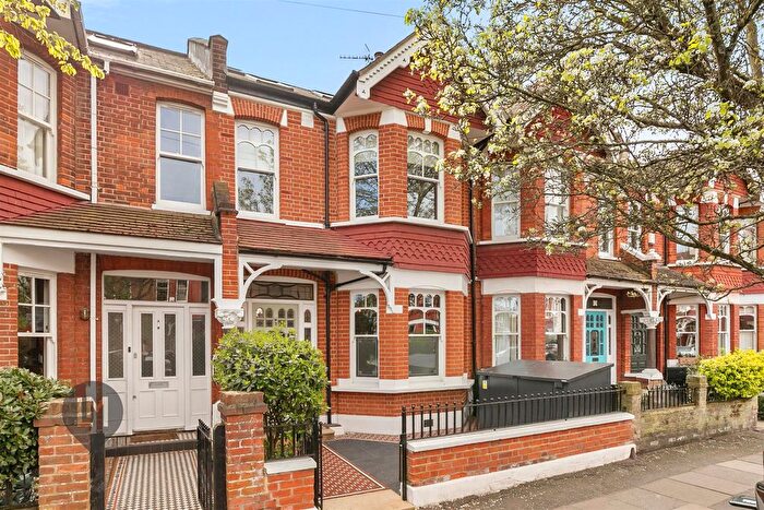 4 Bedroom Property For Sale In Revelstoke Road, London, SW18