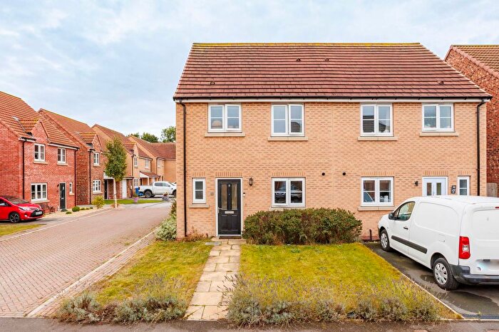 3 Bedroom Semi Detached House For Sale In Maple Close, Market Weighton, York, YO43