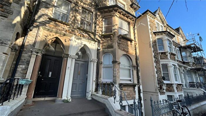3 Bedroom Flat To Rent In Cromwell Road, Hove, BN3
