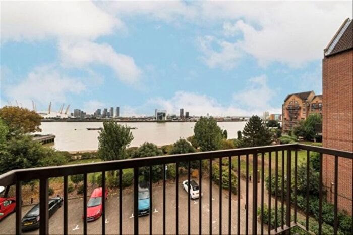 2 Bedroom Flat To Rent In Amsterdam Road, London, E14