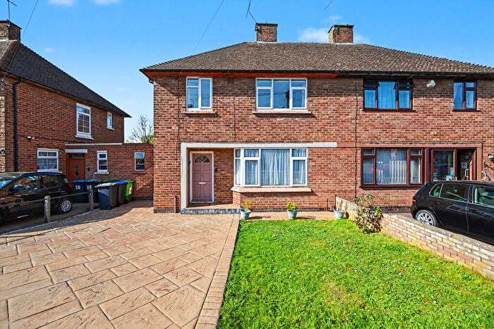 3 Bedroom Semi Detached House For Sale In St. Annes Road, Overslade, Rugby, CV22