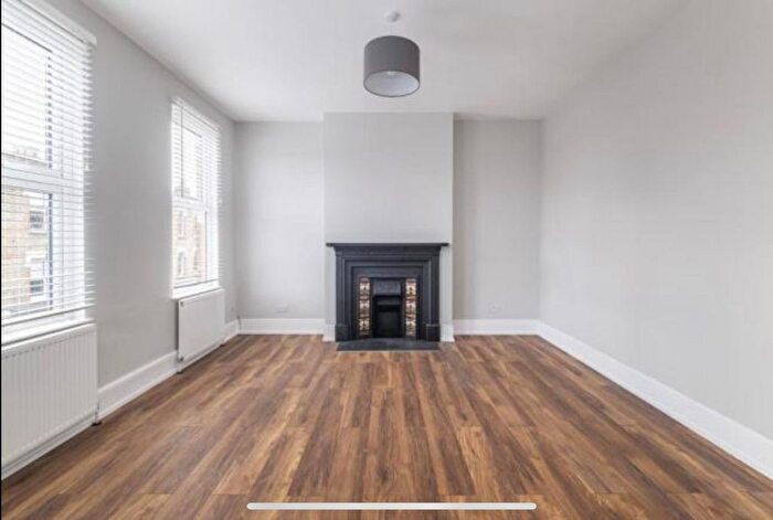 2 Bedroom Flat To Rent In Leopold Road, London, SW19