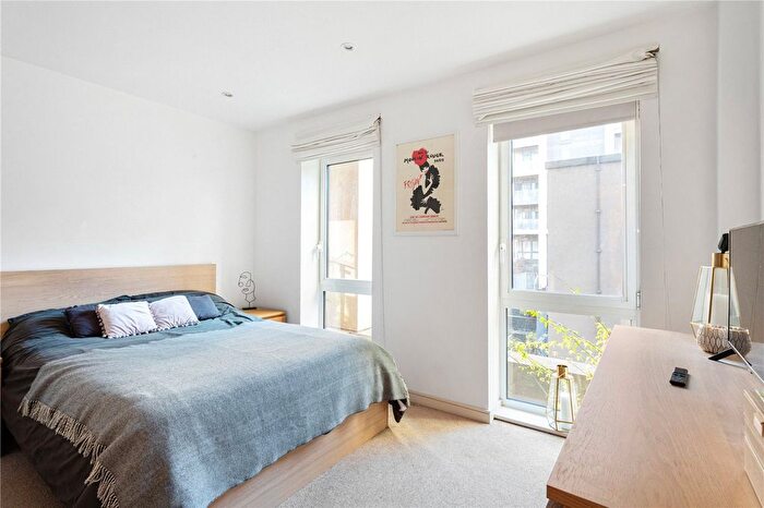 1 Bedroom Flat To Rent In Kennet House, Enterprise Way, London, SW18