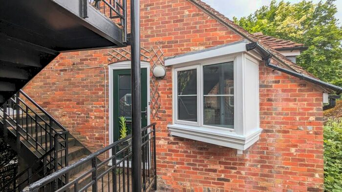 1 Bedroom Flat To Rent In Roman Quay, Fordingbridge, SP6