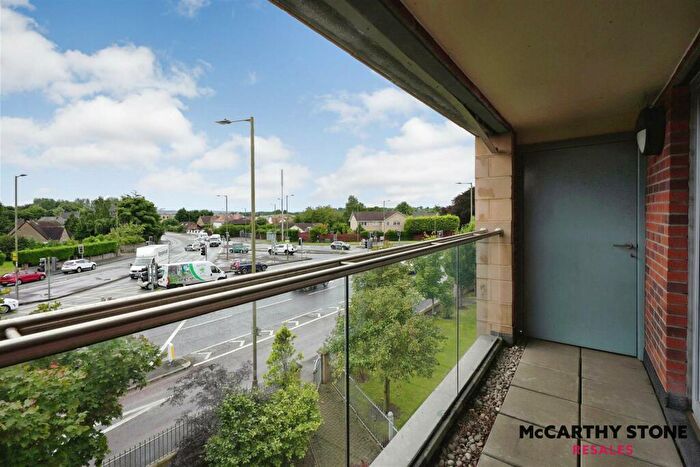 2 Bedroom Flat For Sale In Lyle Court, Barnton Grove, Edinburgh, EH4