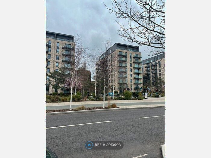 2 Bedroom Flat To Rent In The Green Quarter, Southall, UB1