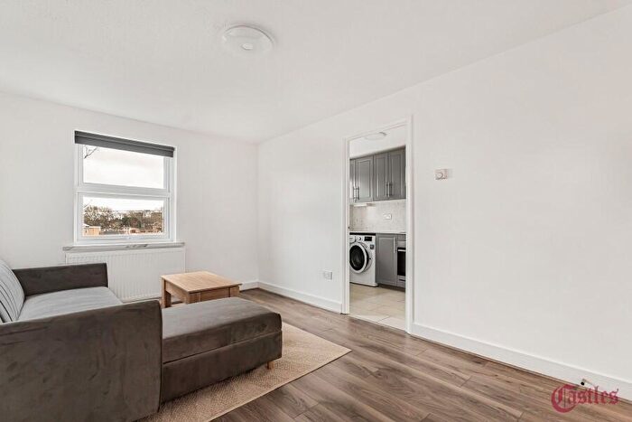 1 Bedroom Flat To Rent In Edmeston Close, Hackney, E9