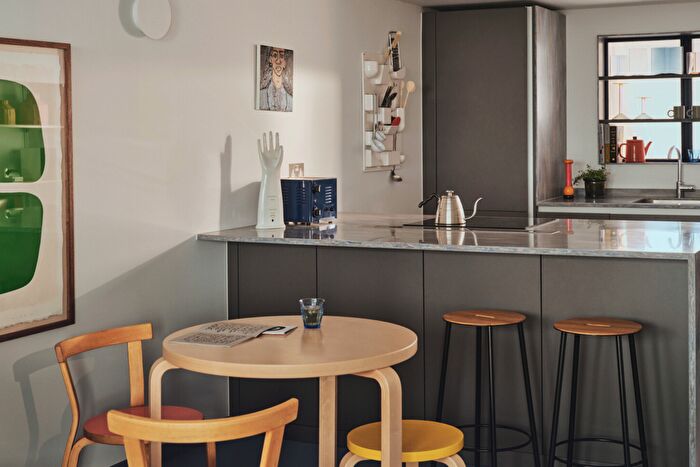 3 Bedroom Flat To Rent In Balfron Tower, St Leonards Road, London, E14