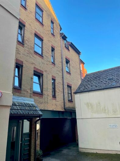 2 Bedroom Flat To Rent In Castle Street, Barnstaple, EX31