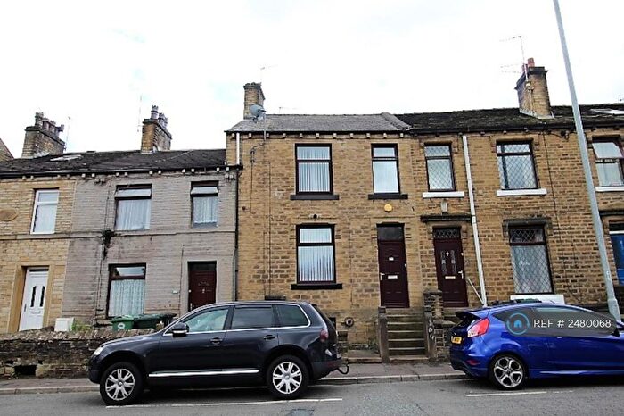 2 Bedroom Terraced House To Rent In Manchester Road, Huddersfield, HD4