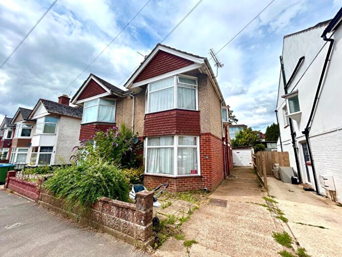3 Bedroom Semi-Detached House For Sale In Pointout Road, Southampton, Hampshire, SO16