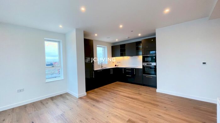 2 Bedroom Flat To Rent In Mary Neuner Road, London, N8