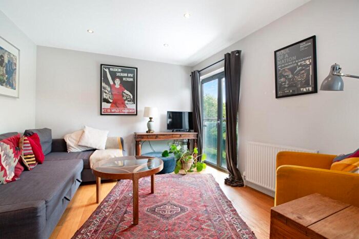 1 Bedroom Flat For Sale In Denmark Hill, London, SE5
