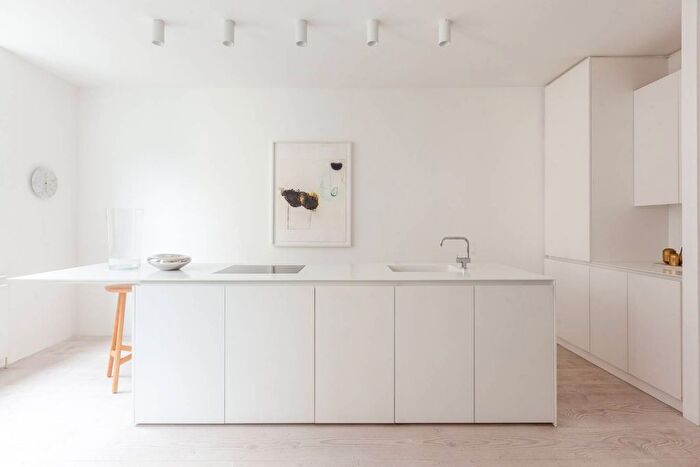 2 Bedroom Flat To Rent In Tooley Street, London Bridge, London, SE1